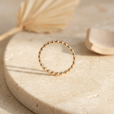 Anel Dourado Feminino de Esferas