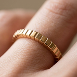 Anel Feminino em Ouro 14K - Camélia